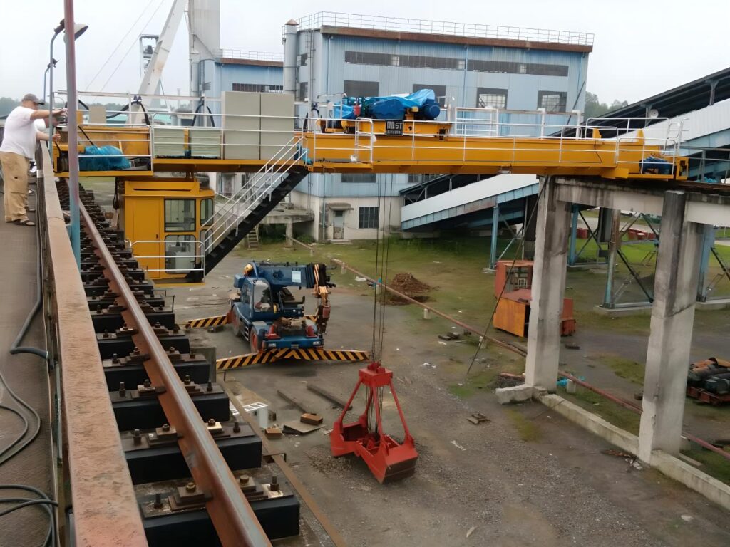 5/5噸10/10噸16/16噸抓斗、電磁兩用橋式起重機主要技術(shù)參數(shù)
